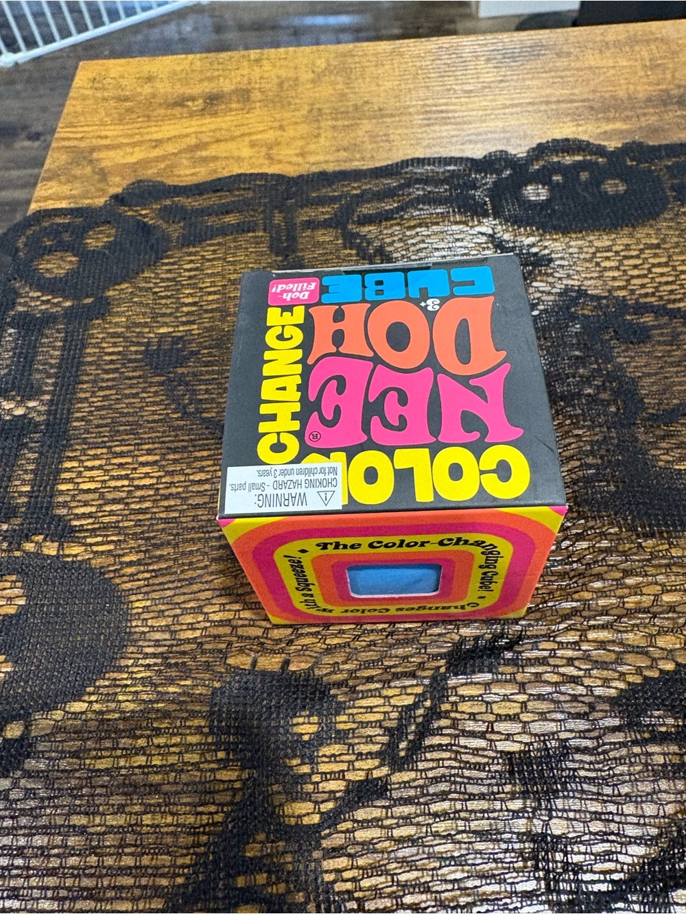 Color-Changing Sensory Cube Toy - Blue and Pink